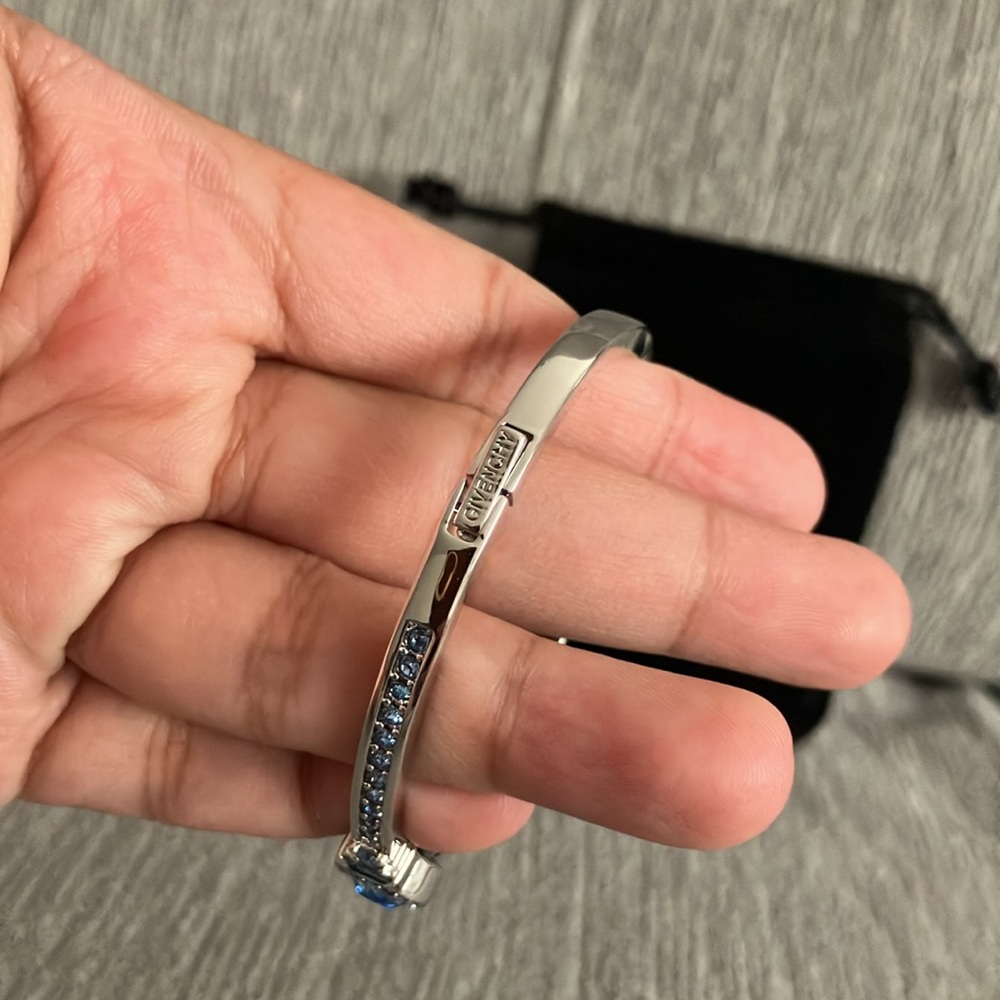Givenchy bracelet - Picture 11 of 13